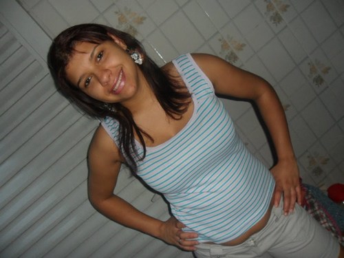 Ninguém se machuca sozinho.Ou você escolhe viver,ou escolhe se ferir. Decepção é só uma escolha. Sigo quem me seguir=)))))