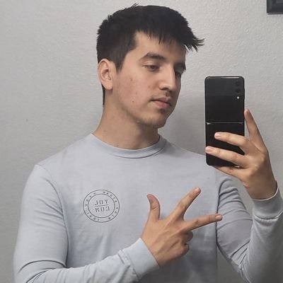 InnovateRobert's profile picture. Gaming Content Creator | Business Marketing Graduate, UTRGV | Owner of @TexasSmash_ & @KomodoStars