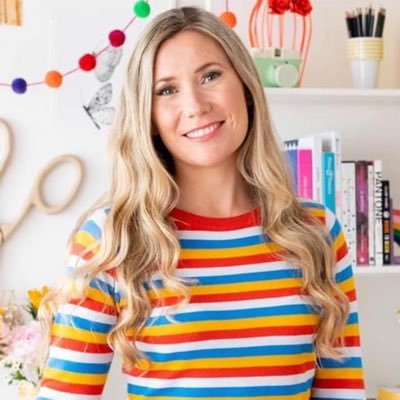 Work accs @makeitindesign @rachaeltstudio Award Winning Creative Leader | Mentor | Multidisciplinary Designer ✨ Author of POWER UP YOUR CREATIVITY 📚