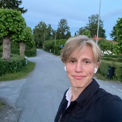ViggoJerresand's profile picture. Djuuuuuuuuuuu
Vill ha all the smoke 
Älskar edvardsen #floppen