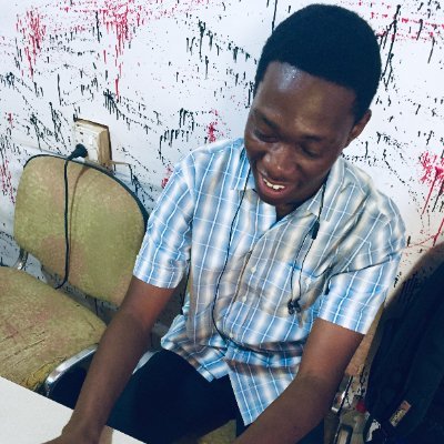 Im a graphic designer
Dm me on 0203558395 / 0551274255 for a good and neat work