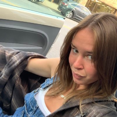 MaggieBontrager's profile picture. *sips dumb bitch juice*