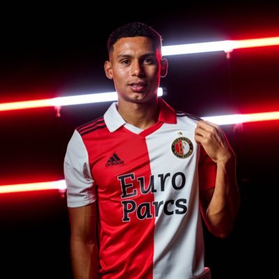 Jugador del @Feyenoord | Selección Nacional de Perú 🇵🇪