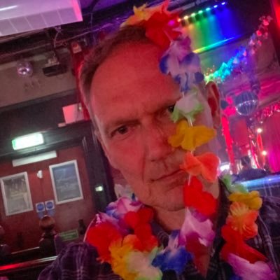 Freelance journalist, editor & ghostwriter, covering theatre, drinks, bars etc. Central/@CSSDLondon Theatre studies MA. Early modern postgrad. He/him