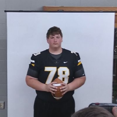 C/O 2023 6’3 300 OC/DL Autauga           3.7 GPA https://t.co/wEb8tnJf55 TyrusJSellerstcb@gmail.com