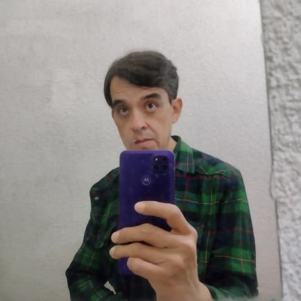 tellezrblaine's profile picture. Quería ser influencer, pero me chingué la rodilla. Por cierto... ¿qué es un "influencer"?