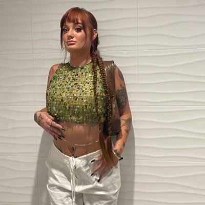 IG : @andiegraham / vegan 🧞♀️🌱/ 239. / Aquarius / she/her
