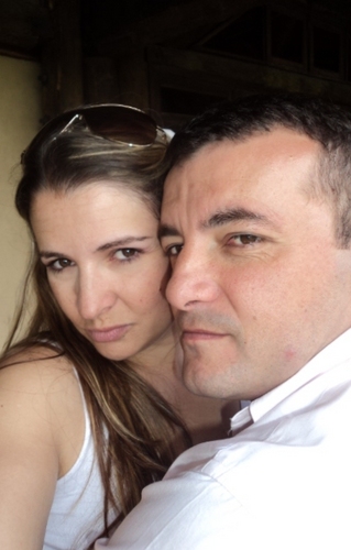 Apaixonados um pelo outro e felizes demais!