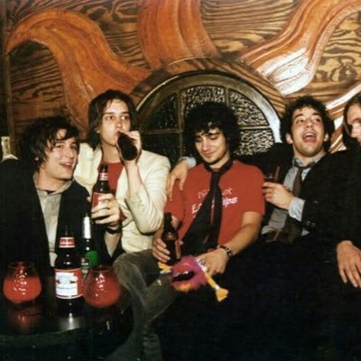 daily pictures, videos, and gifs of the strokes!!