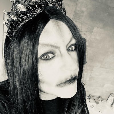 writer, artist, love horror, abandoned places, metal amongst other things, taken. NO DM’s 🖤
