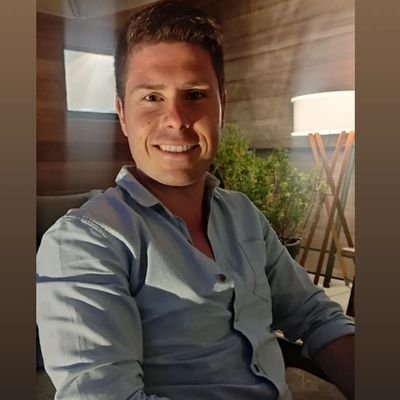 Buscando la fórmula para vivir de ingresos pasivos.
Operario de Wall Street y operario de WordPress.