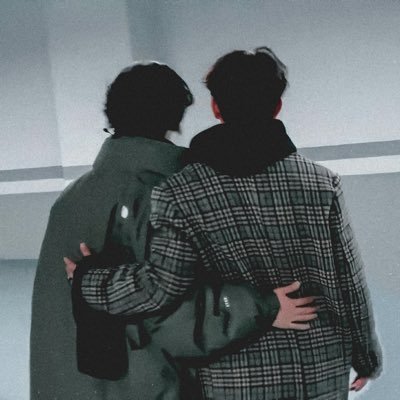 can’t get it together / mid millenial / cryin bout some lads on the net / sold my soul to jjproject / ao3 trash / they/them 🏳️🌈💻✨