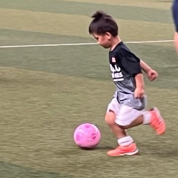 __buuuuchan_'s profile picture. 日常のつぶやき。女の子、男の子、男の子の子育て中。パートでワーママ。平日完全ワンオペ。 サッカー、そろばん、バスケの送迎に追われてます😂