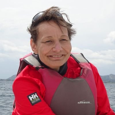 Anästhesie 💤, Intensivmedizin 🏥, Segeln⛵. Versucht, Tarif- und Arbeitsrecht zu verstehen.🤔 Weiß seit 2020 mehr als über C50 als geplant.
⚠️Gendert!