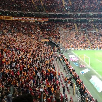 Futbol hastası ve vatan sevdalısı