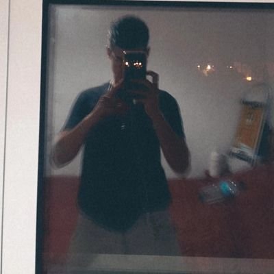 De todo a lo mejor no se aprende pero de todas las personas, sí.
Fiel a todo lo que veo, pienso ,quiero y creo.