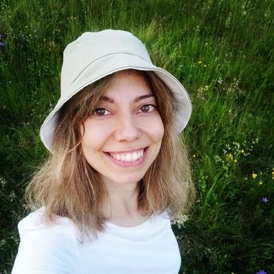мала, яка порішає еxcel, sql, SAS, tableau /
аналітик одного з мобільних операторів (с)