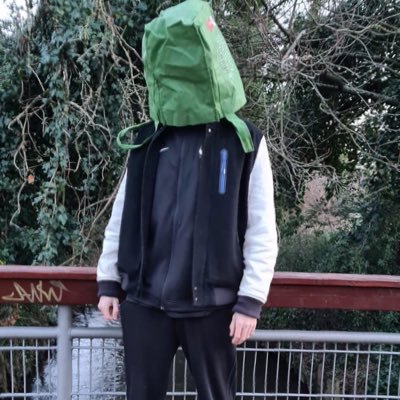 vladifootball's profile picture. 100% ball knowledge! ⚽️ Sorare & Fußball Content 💯