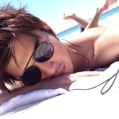 caolanyuebin's profile picture. 愿钦