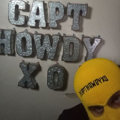 Hilarious masked Twitch streamer who is half decent at video games. 

https://t.co/oTWv1v7QP8 
Drop a follow and come hang!