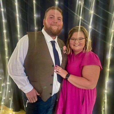 ItzHannah7's profile picture. God † | Stylist ✄ | Dog Mom 🐾 | Aunt ♡ | 22 ❀