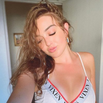 ClaraMe17282969's profile picture. 