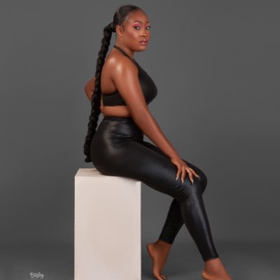 iam_tinuola's profile picture. 🎬Lady-Director | loctician by passion | Social media manager |