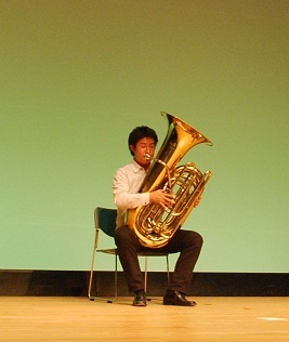 神戸在住のTuba吹き。本業は医療機器メーカーのシステム開発担当。