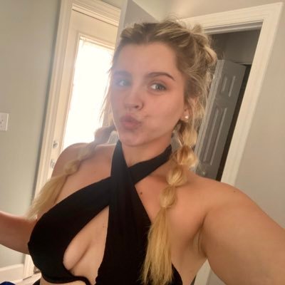 This is my fourth twitter account bc I can't remember passwords ;)