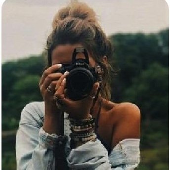 Umma_Lumma's profile picture. 🎵 " Se o Amor é fantasia, eu me encontro ultimamente em pleno carnaval" 🎶🎵 🎶🎵    (Canção de Toquinho e Vinicius de Moraes)