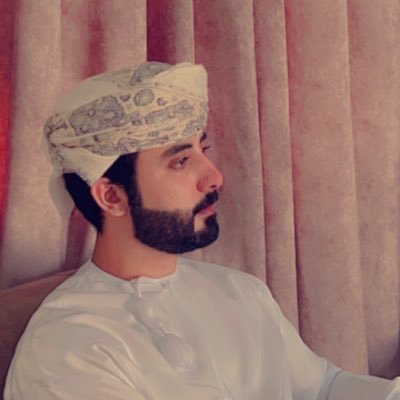 أسْتَغْفِرُ اللهَ العَظِيمَ الَّذِي لاَ إلَهَ إلاَّ هُوَ، الحَيُّ القَيُّومُ، وَأتُوبُ إلَيهِ