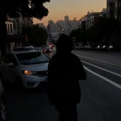- لا تقف على حزنك كثيرآ، حتما يوما ما سيغرب بشكل انيق يليق بصبرك ..!