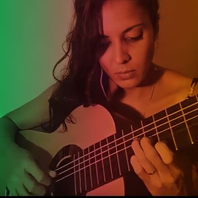 •Violonista
•Cantora
•Intérprete musical 
 🇧🇷 | 🇵🇹

Artista Pernambucana |
Tocando e Interpretando canções MPB