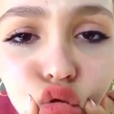 lilacassiopeia's profile picture. 