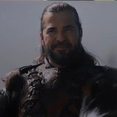 awadhas60571213's profile picture. تغريداتي: ﻣن يرى ٱنّها تلامس قلبهہ ﻓهي ﻟهہ