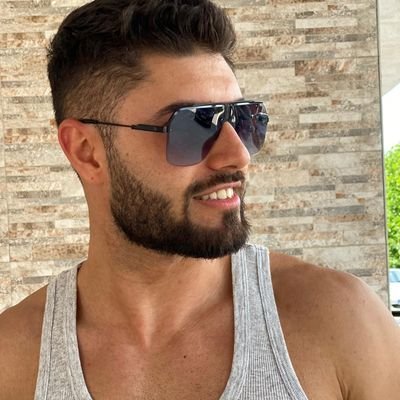 Love sport ,athletic guy ,also nice guy! come meet me. playful and with good sense of humor