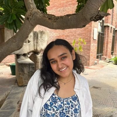 LaavniK's profile picture. still deciding the vibe for this account I wanna go forward with