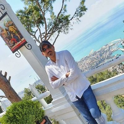 من عاش بالمكر
مات بالفقر
ومن عاش بحسن النيه
انقذه الله من كل بليه
