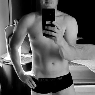 Vers gay switch couple sharing our experiences with each other and others. Naughty AF! More Mild to Wild.
DM's always open 😈Pro SA content 👌🏻
CPT 18-30 Sept