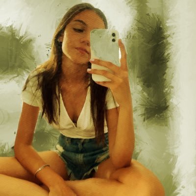 serrahanyali's profile picture. 