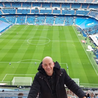 Padre de dos chavales geniales. Madridista Sociológico Universal. Me olvido de muchas cosas, menos de 14 Copas de Europa!!!!