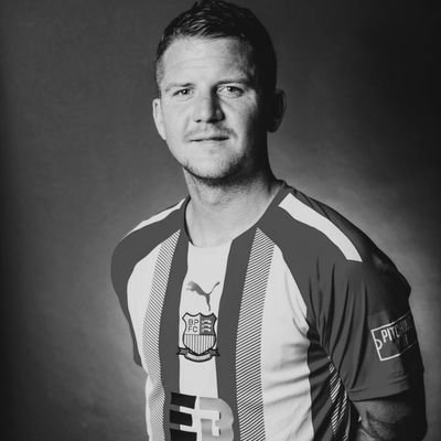 Billy knott ⚽️ 🏟 ex Sunderland Bradford Gillingham Lincoln plus a few more 😄 battling battles everyday 👊