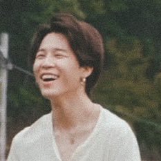 palmlieber's profile picture. 26 • she/her • biebtan world domination • skz enthusiast • pretty much multi