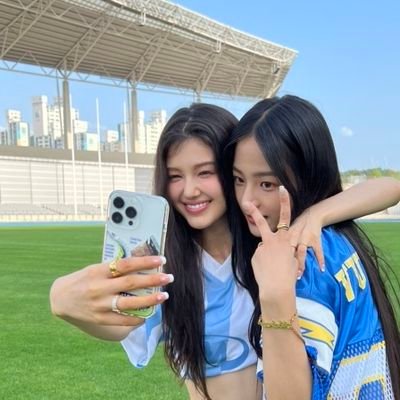 2n살 뉴진스 여팬💓 하니 ❣ 다니 ❣ 혜인
시험준비로 느리게굴러갑니다 당분간 당신의 맘찍요정.
