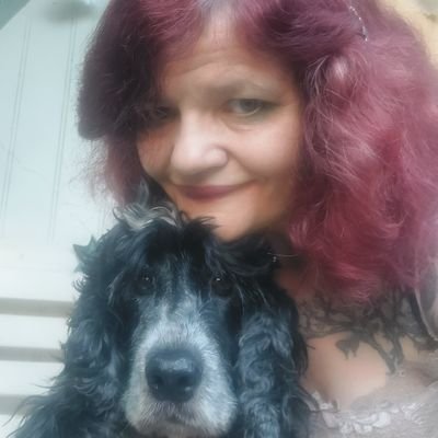 Scottish lit: medieval/women's/fairytales/children's. belongs @_SELCIE_ cat and dog mamma. trainee integrative therapist. hopeful gardener🌻🦋 she/her