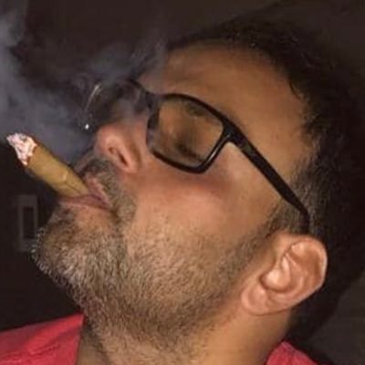 Sério, profissional, Comunista até o último fio de cabelo. Eterno estudante. Multifacetado.