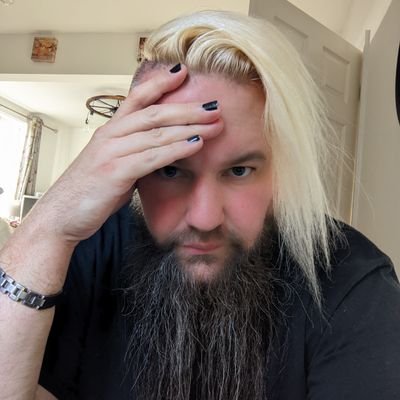 Gamer, married, I rescue dogs, I love heavy metal, I fucking hate the Tories, the Police and the Windsors (EXCL Harry&Meghan) In pace requiescat mother fuckers!