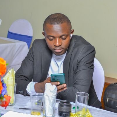 Nicolasngeleka's profile picture. Informaticien 
Passionné du Numérique