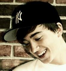 Yeah, i'm cute (: I'm Peyton's Lips, wanna taste? (;
