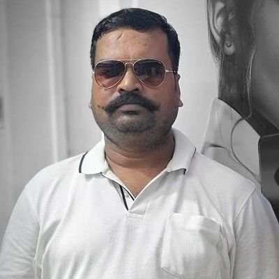 DhruwSen's profile picture. जो जानकार हैं मिट्टी से जान लेते हैं,
शजर किसी को शेजरा नहीं बताता।